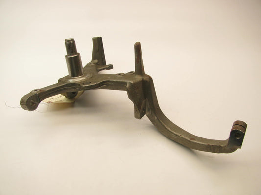 NEW OUT OF BOX OEM Ford RIGHT Steering Knuckle Spindle 89-92 Thunderbird, Cougar