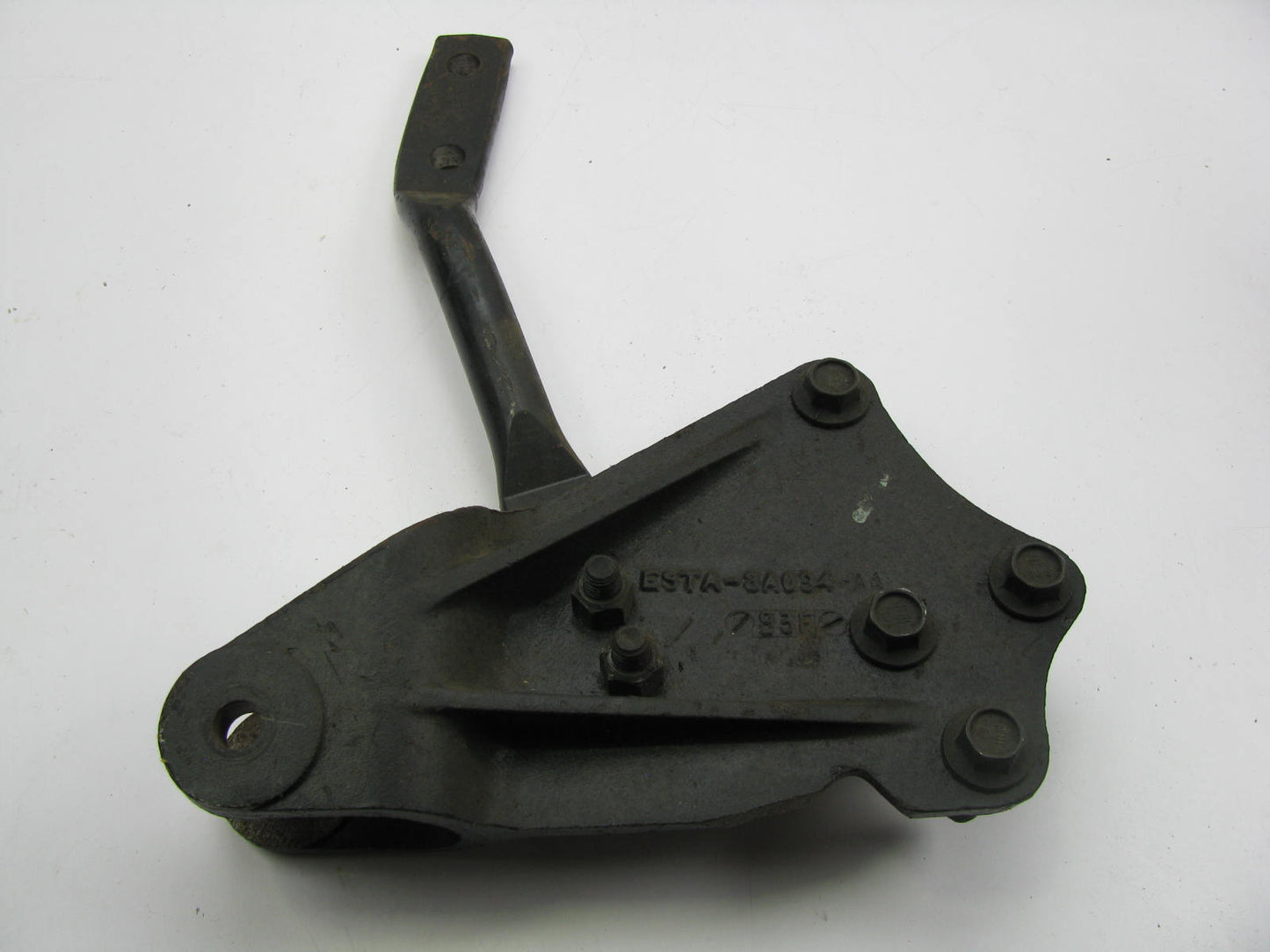 NEW UNBOXED E9TA-3A094-AA Front Track Bar Mounting Bracket 1988-93 F Super Duty