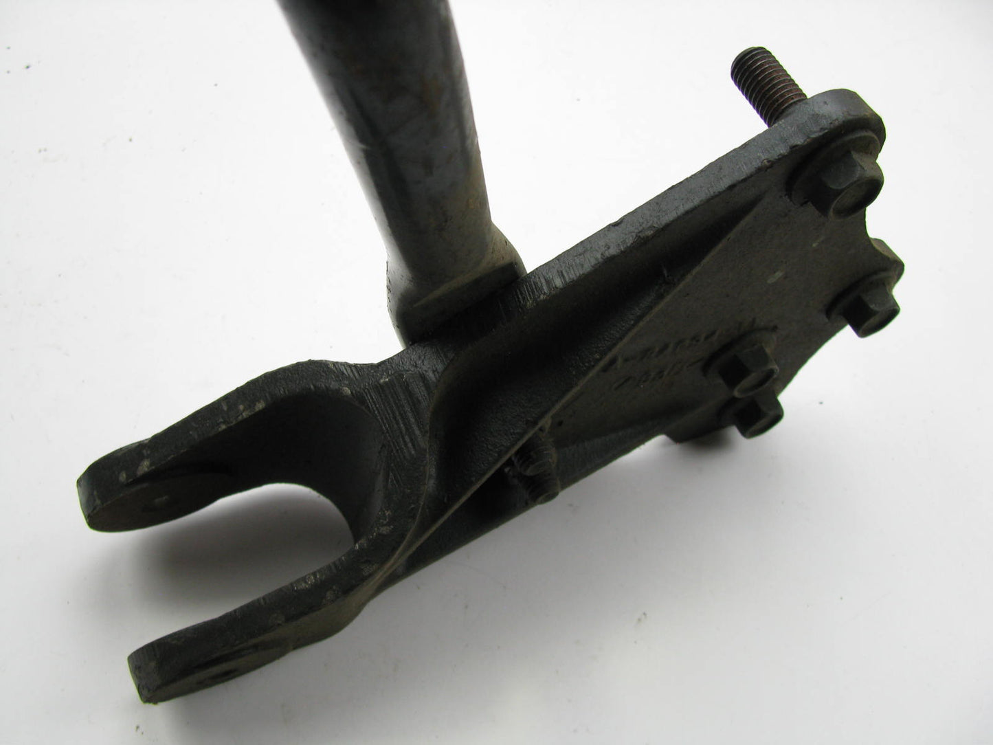 NEW UNBOXED E9TA-3A094-AA Front Track Bar Mounting Bracket 1988-93 F Super Duty