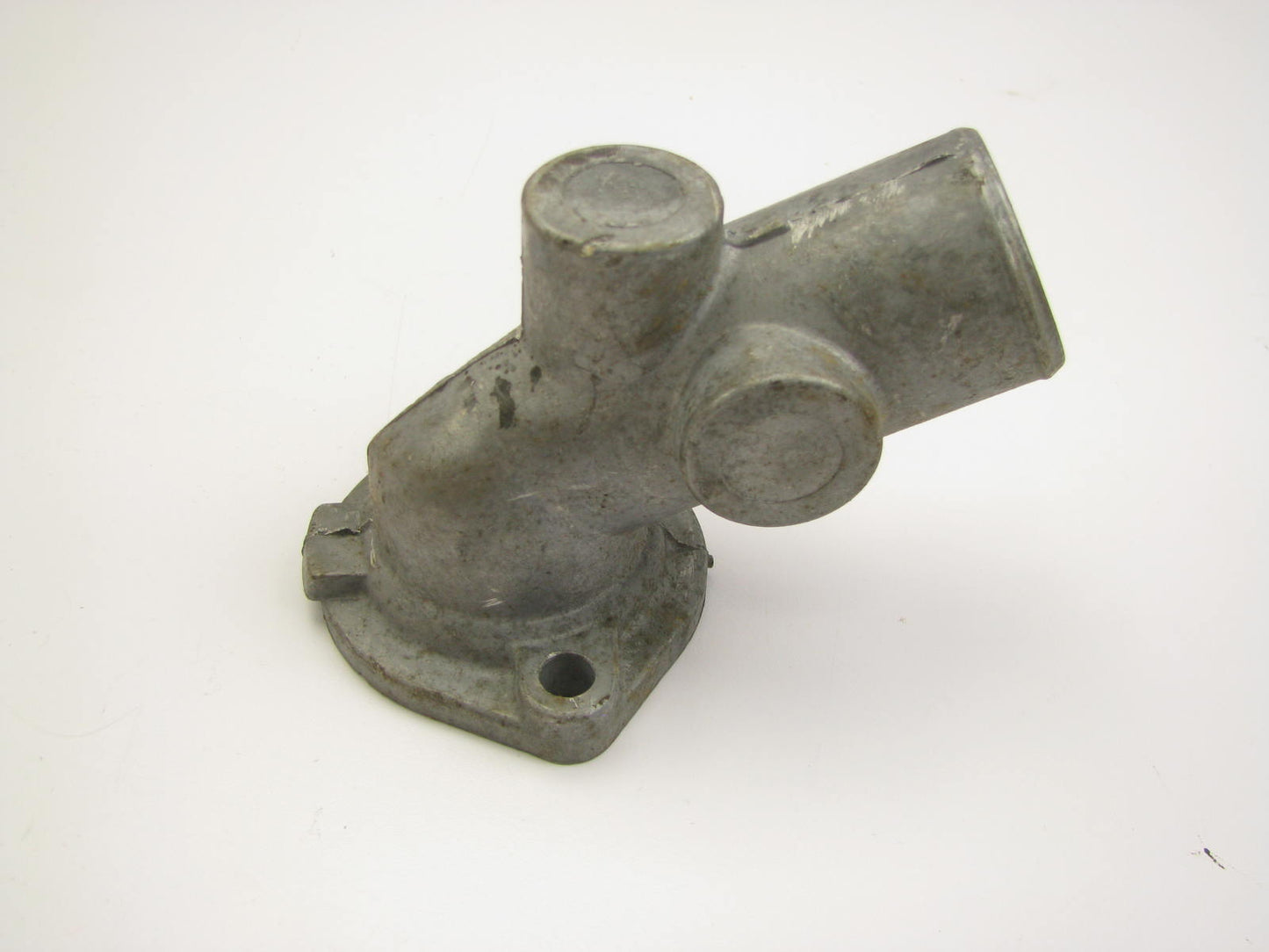 NEW OUT OF BOX - Genuine OEM 89 Ford 300 4.9L E9TE-8594-CA Coolant Water Outlet