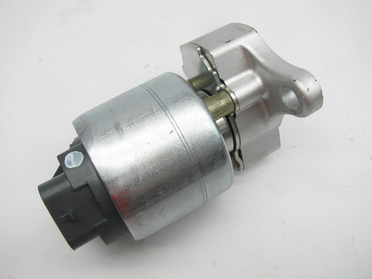 NEW - OUT OF BOX STANDARD EGV514 EGR Valve 1994-1999 GM 3.8L-V6