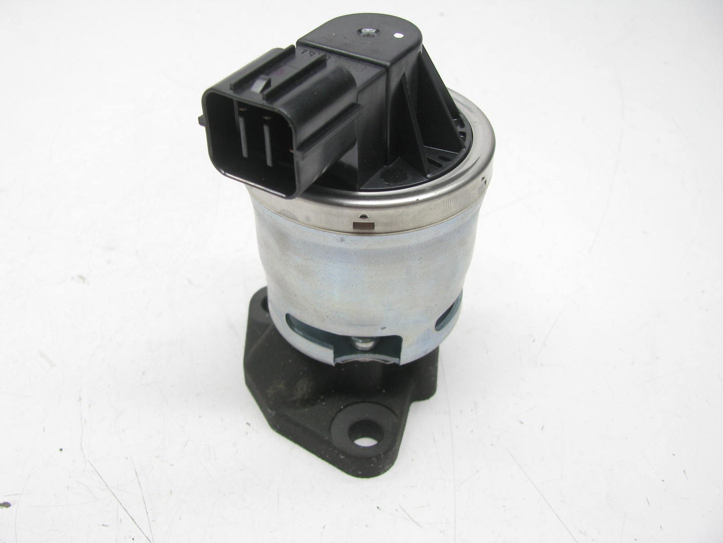 NEW - OUT OF BOX EGV975 Exhaust Gas Recirculation (EGR) Valve