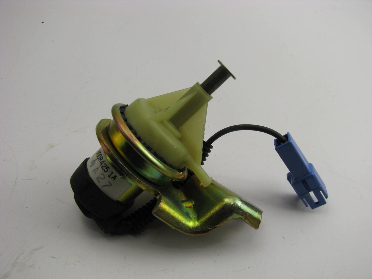 NEW - OUT OF BOX - ES122 Carburetor Idle Stop Solenoid 1984-1987 Ford 2.3L 140
