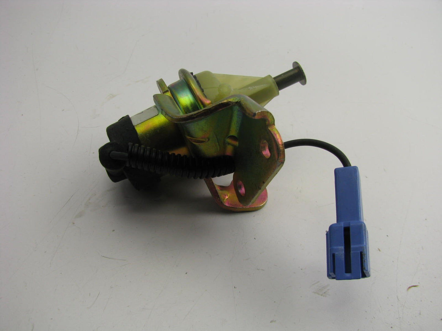 NEW - OUT OF BOX - ES122 Carburetor Idle Stop Solenoid 1984-1987 Ford 2.3L 140