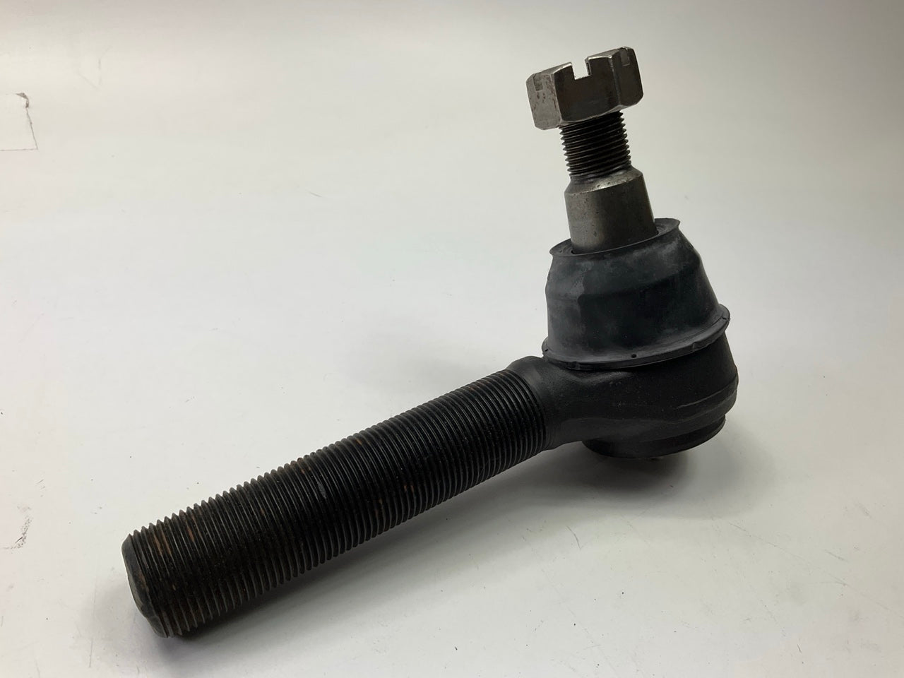 NEW UNBOXED  ES2210L Left Steering Tie Rod End L24SV8102C13