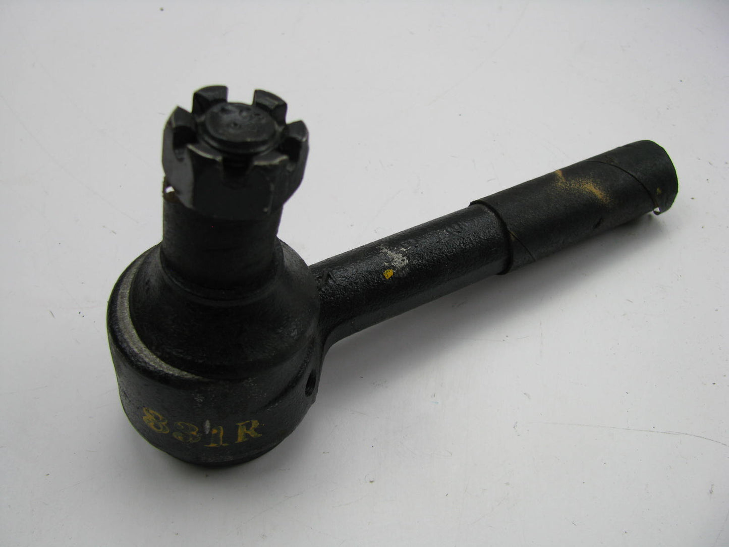 NEW - OUT OF BOX ES331R Right Outer Tie Rod End 1968-70 GMC Chevy G20 G25 G2500