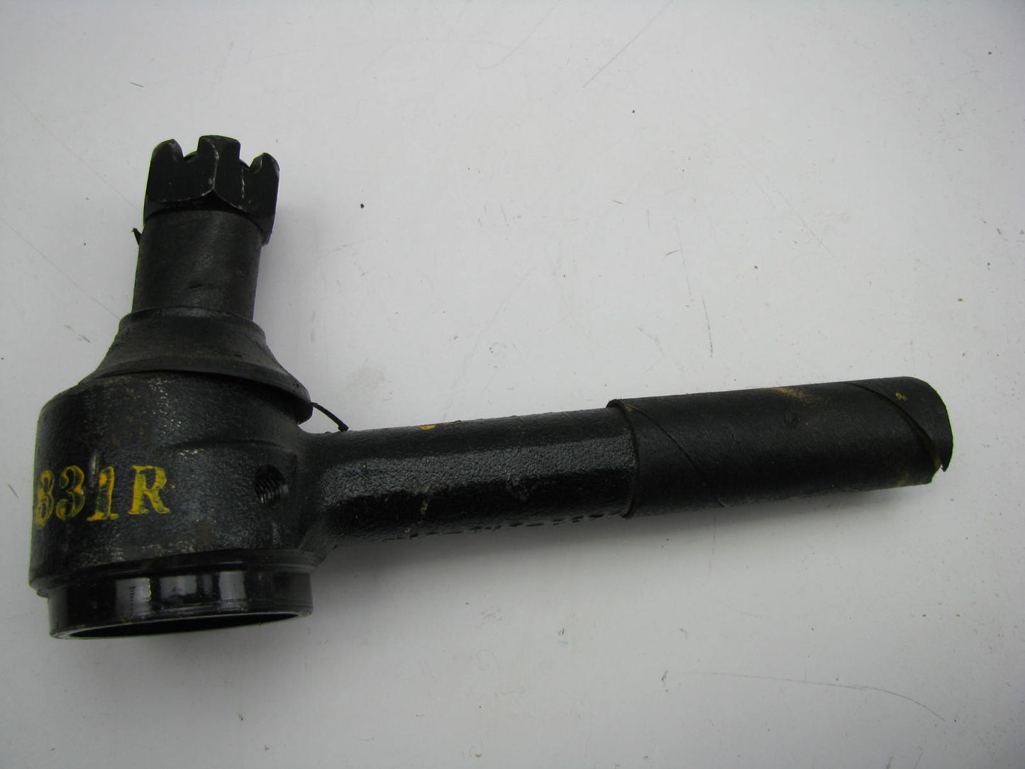 NEW - OUT OF BOX ES331R Right Outer Tie Rod End 1968-70 GMC Chevy G20 G25 G2500