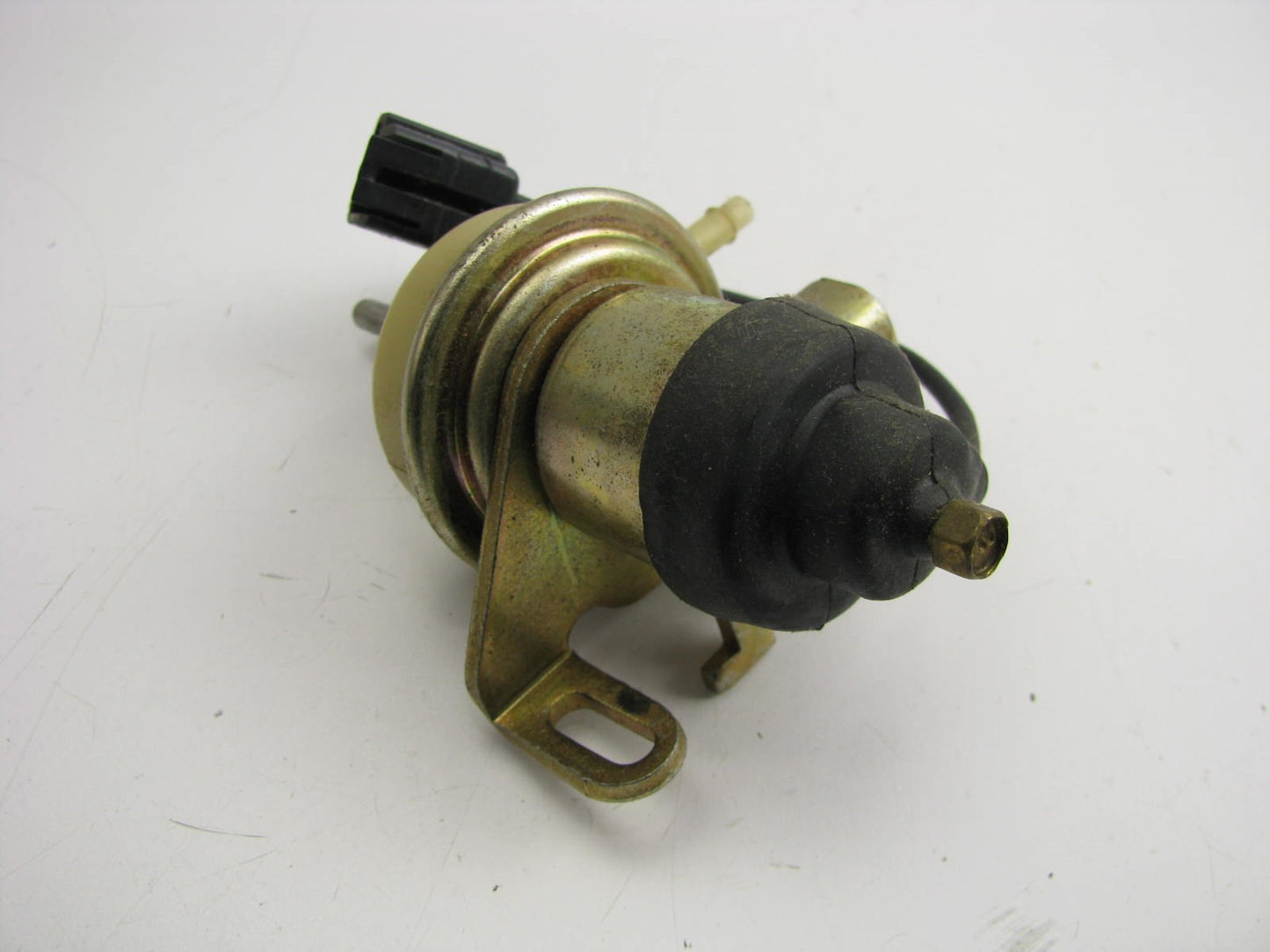 NEW - OUT OF BOX - ES77 Carburetor Idle Stop Solenoid
