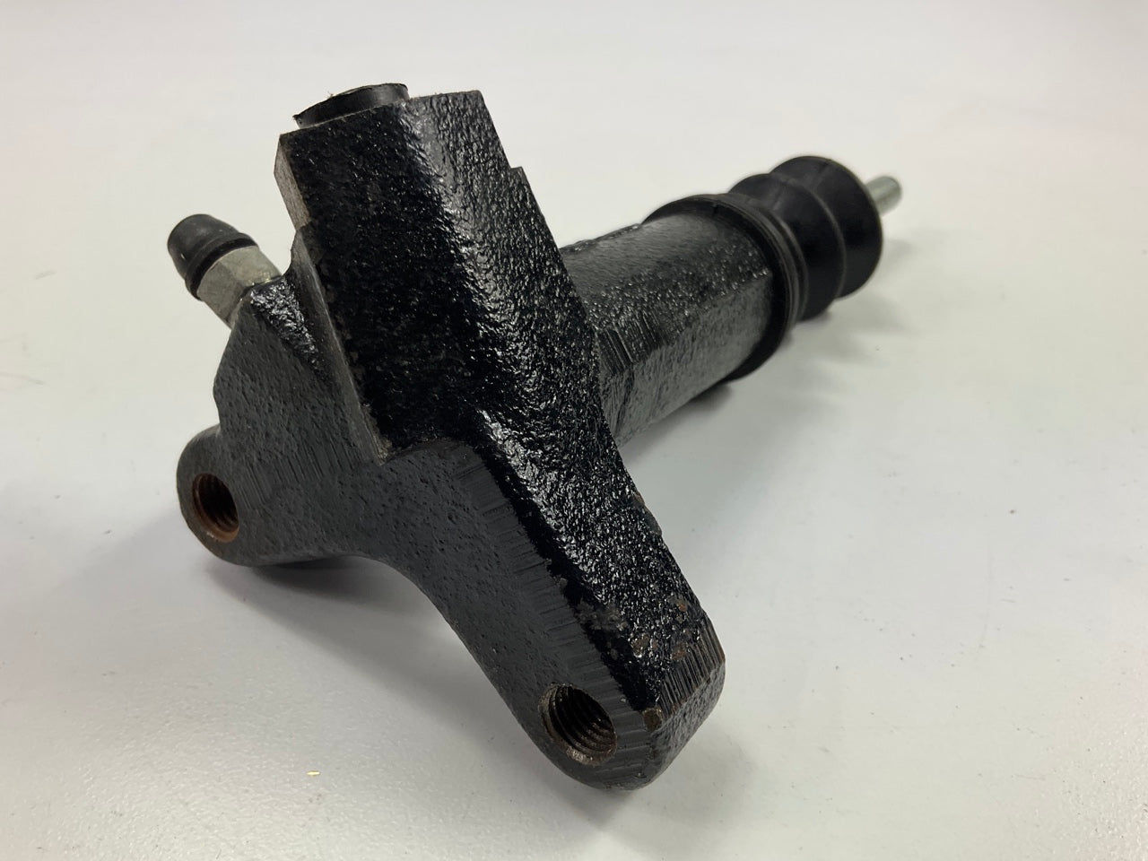 NEW UNBOXED EW155162 Clutch Slave Cylinder - 1990-1993 Mitsubishi Mighty Max