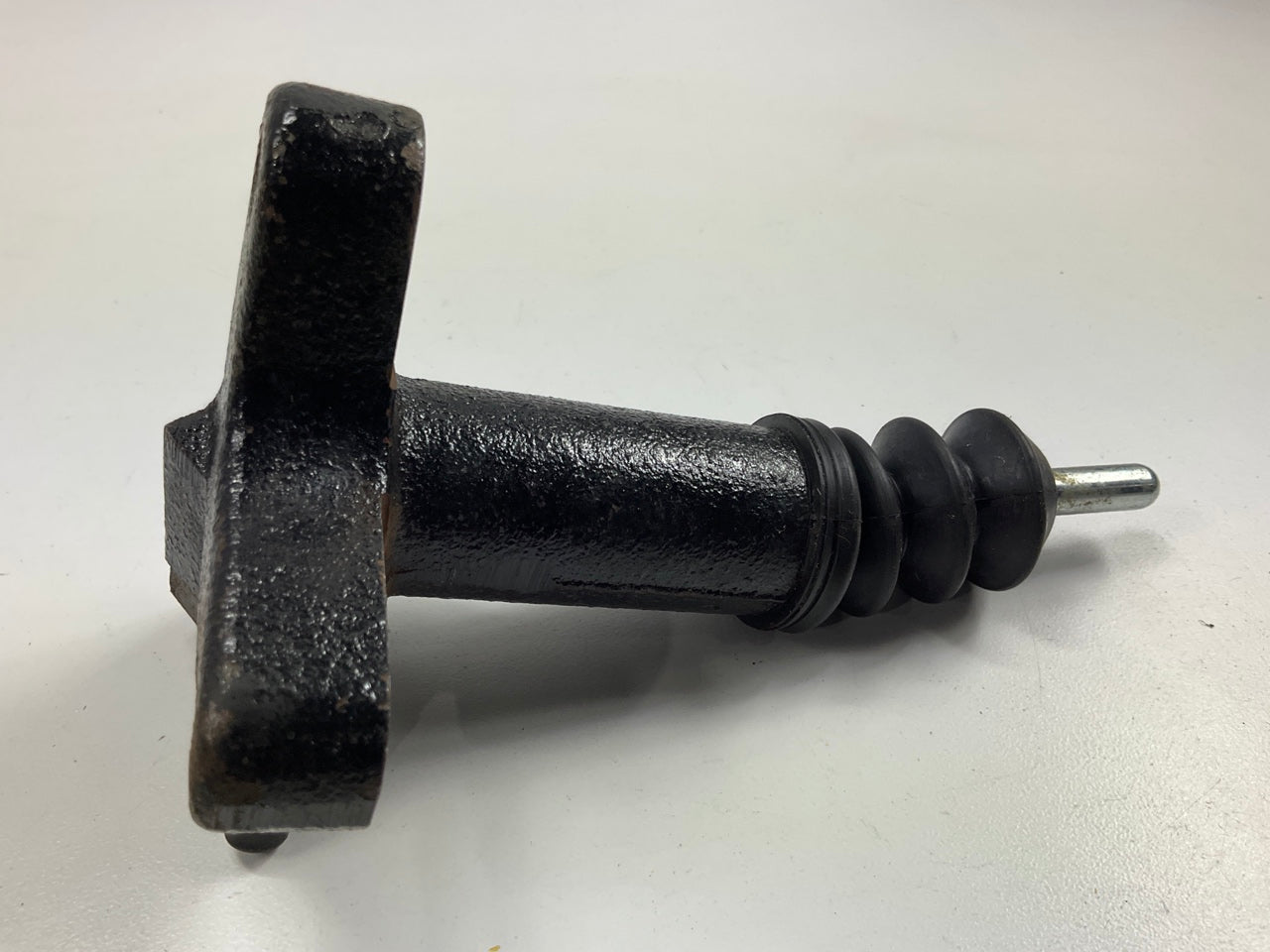 NEW UNBOXED EW155162 Clutch Slave Cylinder - 1990-1993 Mitsubishi Mighty Max