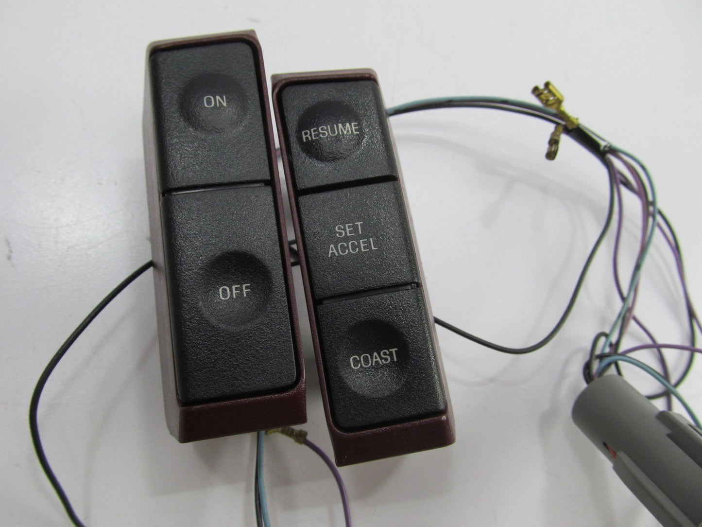 NEW - OUT OF BOX F00C-9D780-AA Cruise Control Switch 1990-94 Lincoln Continental
