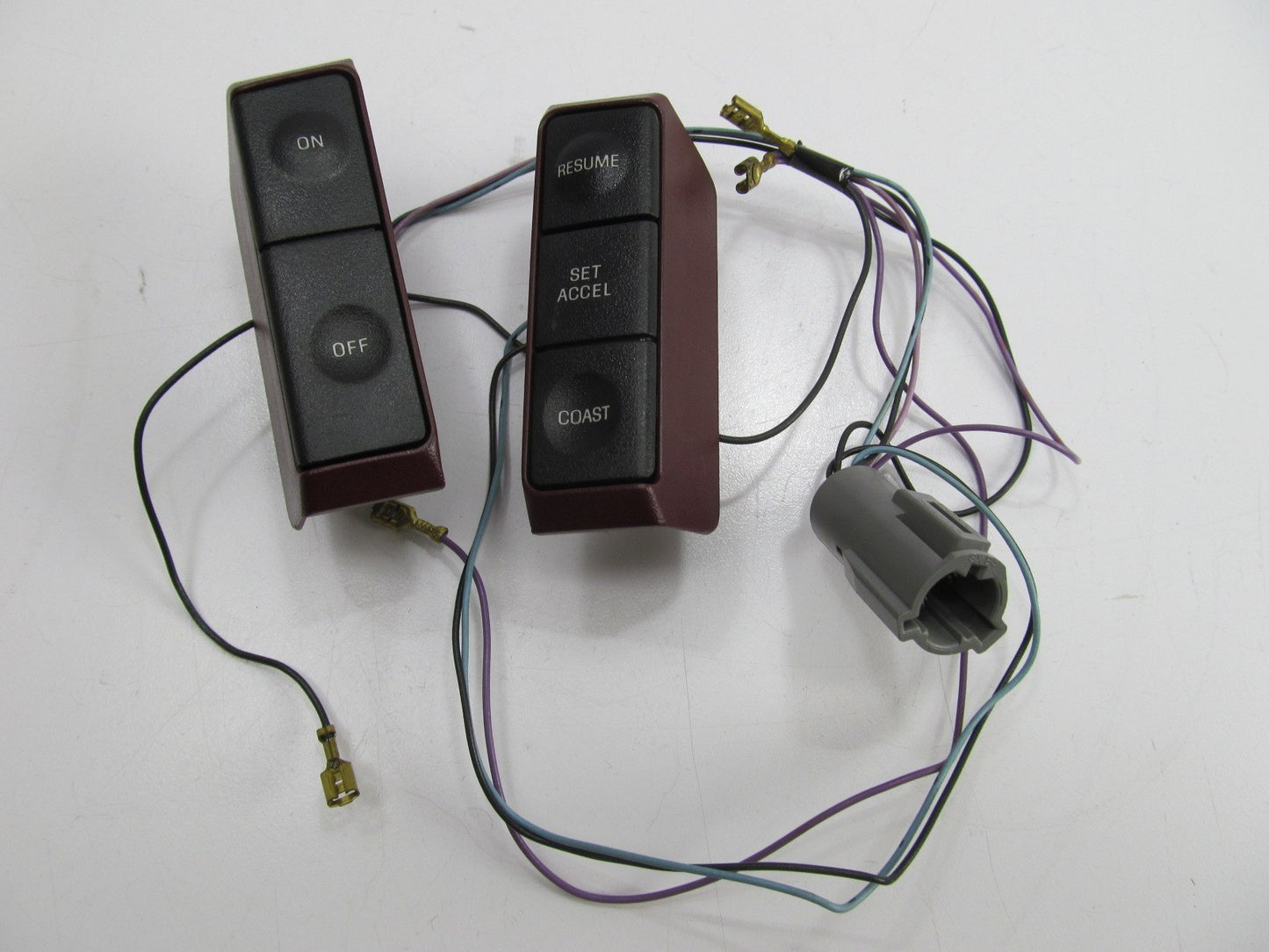 NEW - OUT OF BOX F00C-9D780-AA Cruise Control Switch 1990-94 Lincoln Continental