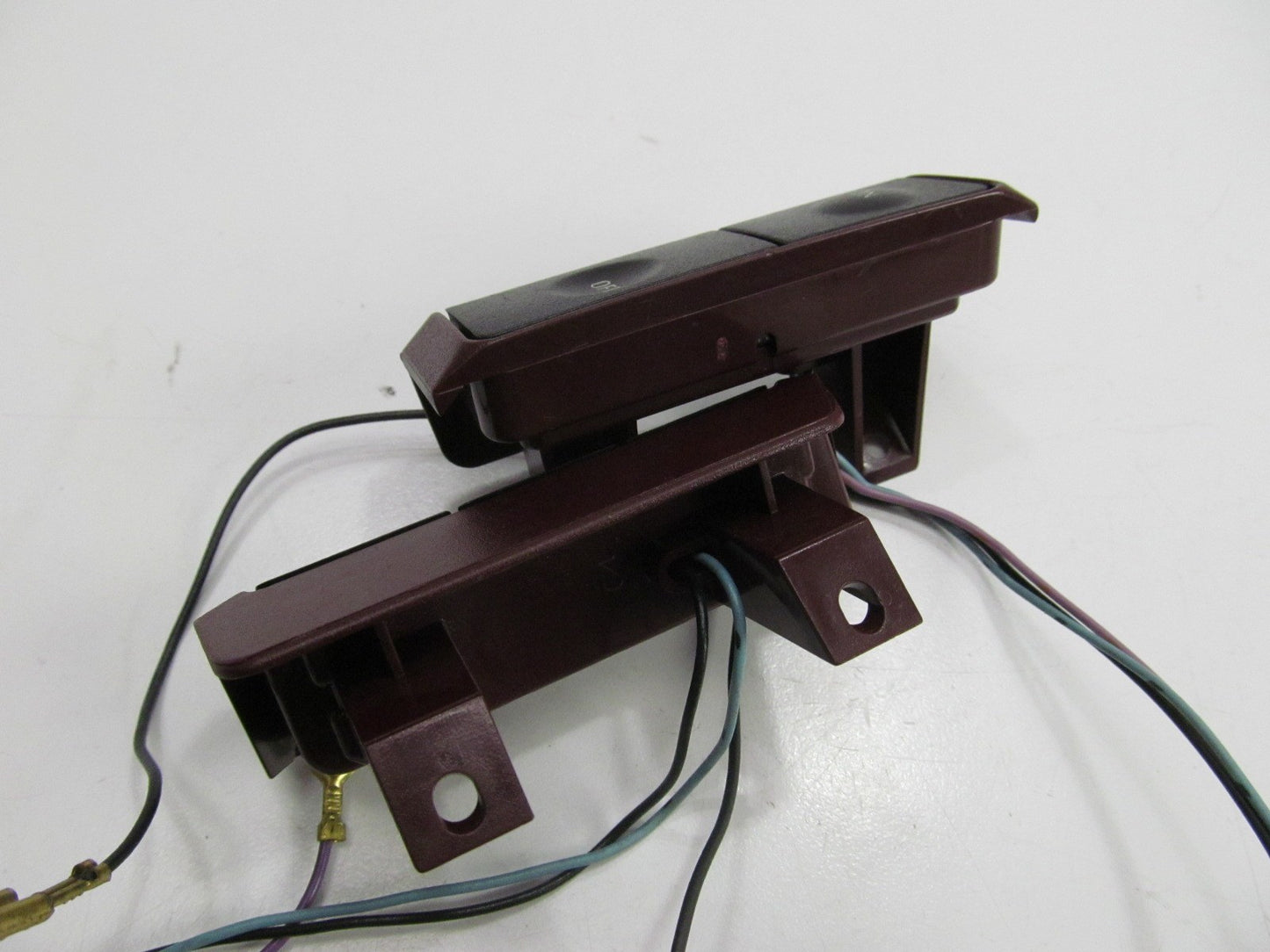 NEW - OUT OF BOX F00C-9D780-AA Cruise Control Switch 1990-94 Lincoln Continental