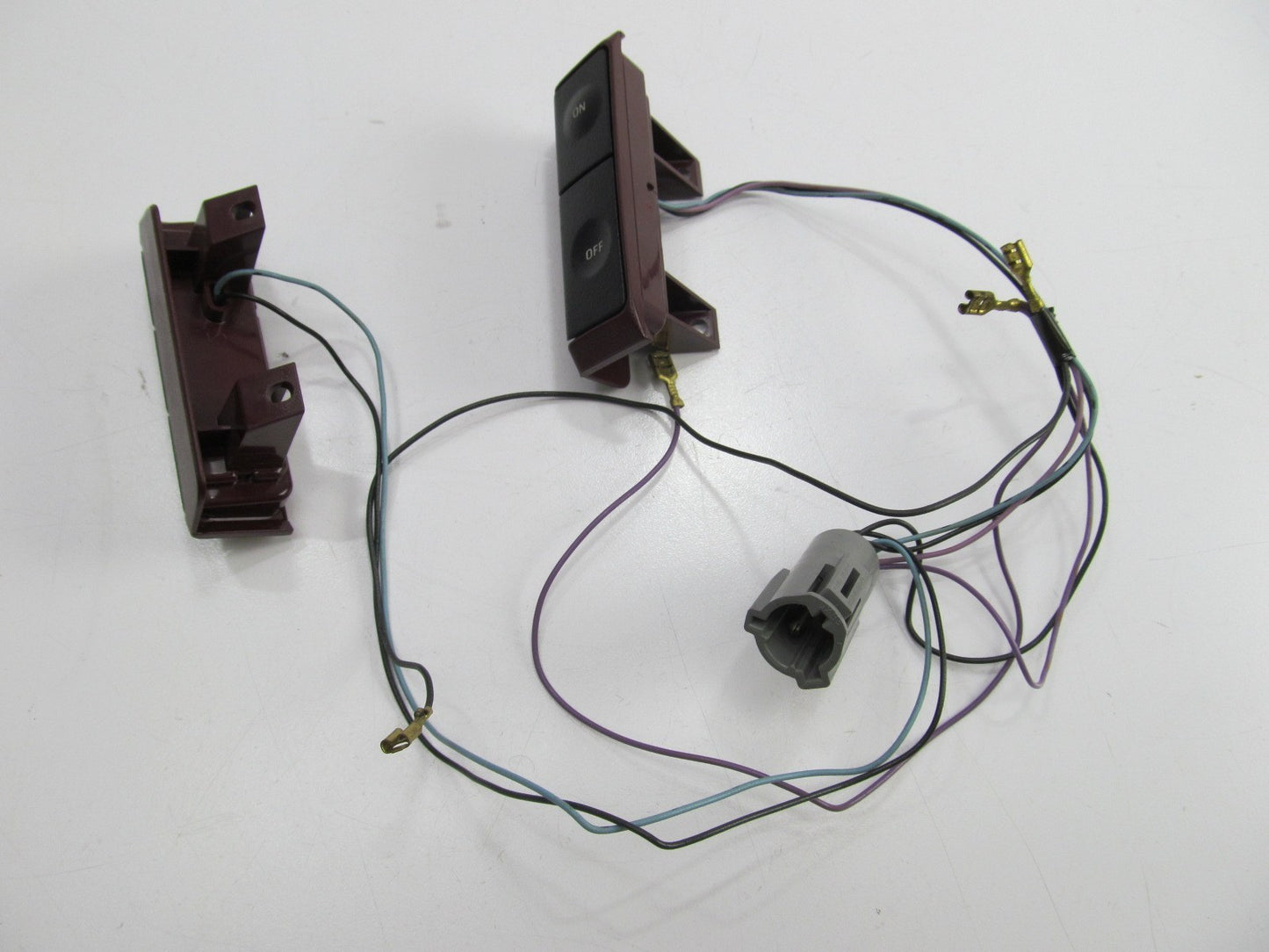 NEW - OUT OF BOX F00C-9D780-AA Cruise Control Switch 1990-94 Lincoln Continental