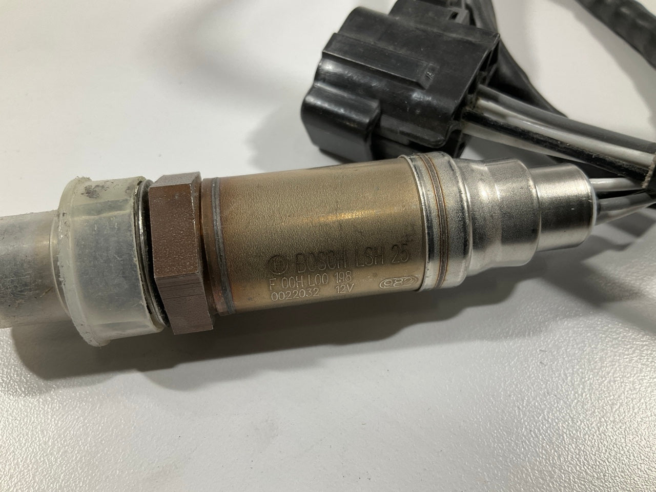 NEW - OUT OF BOX BOSCH F00HL00198 Oxygen O2 Sensor