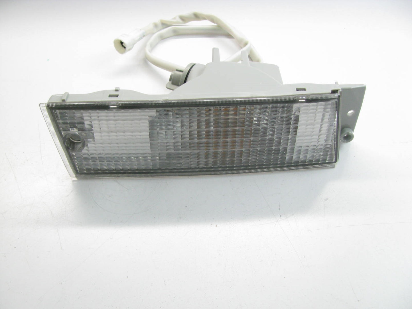 NEW - OUT OF BOX F02Z-13200-A Front Right Parking Lamp for 1990-1992 Ford Probe