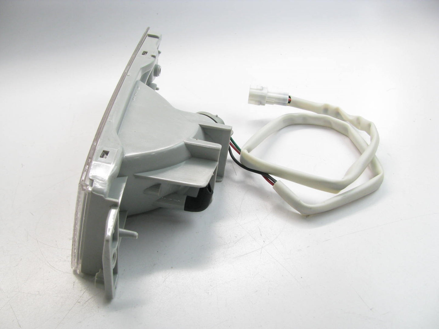 NEW - OUT OF BOX F02Z-13200-A Front Right Parking Lamp for 1990-1992 Ford Probe
