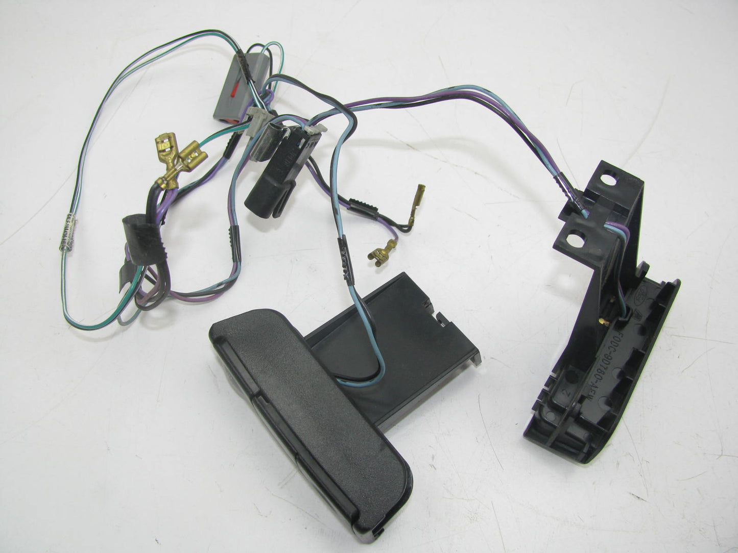 NEW - OUT OF BOX F0DC-9D780-AEW-BLACK Cruise Control Switch 90-93 Taurus & Sable