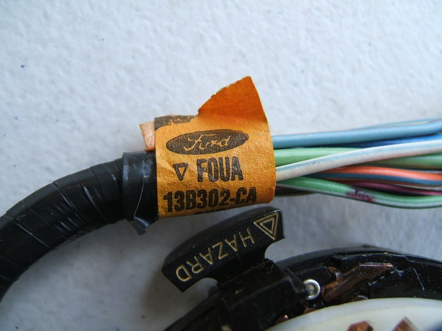 NEW - OUT OF BOX - OEM Ford F0UA-13B302-CA Turn Signal Switch  W/O Tilt Steering