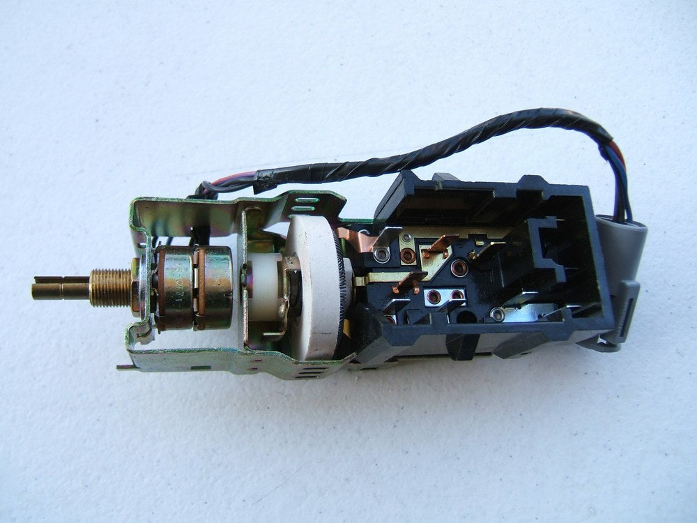 NEW - Out Of Box F0VB-11654-BC Headlight Lamp Switch 1990-1992 Lincoln Town Car