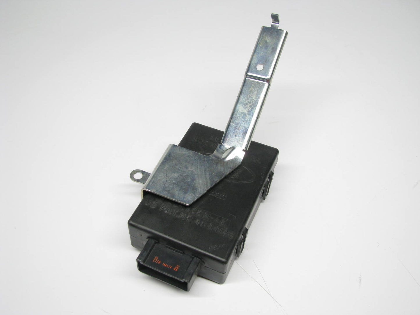 NEW UNBOXED OEM Ford F1AU-18C531-AB Heated Windshield Control Module & Bracket