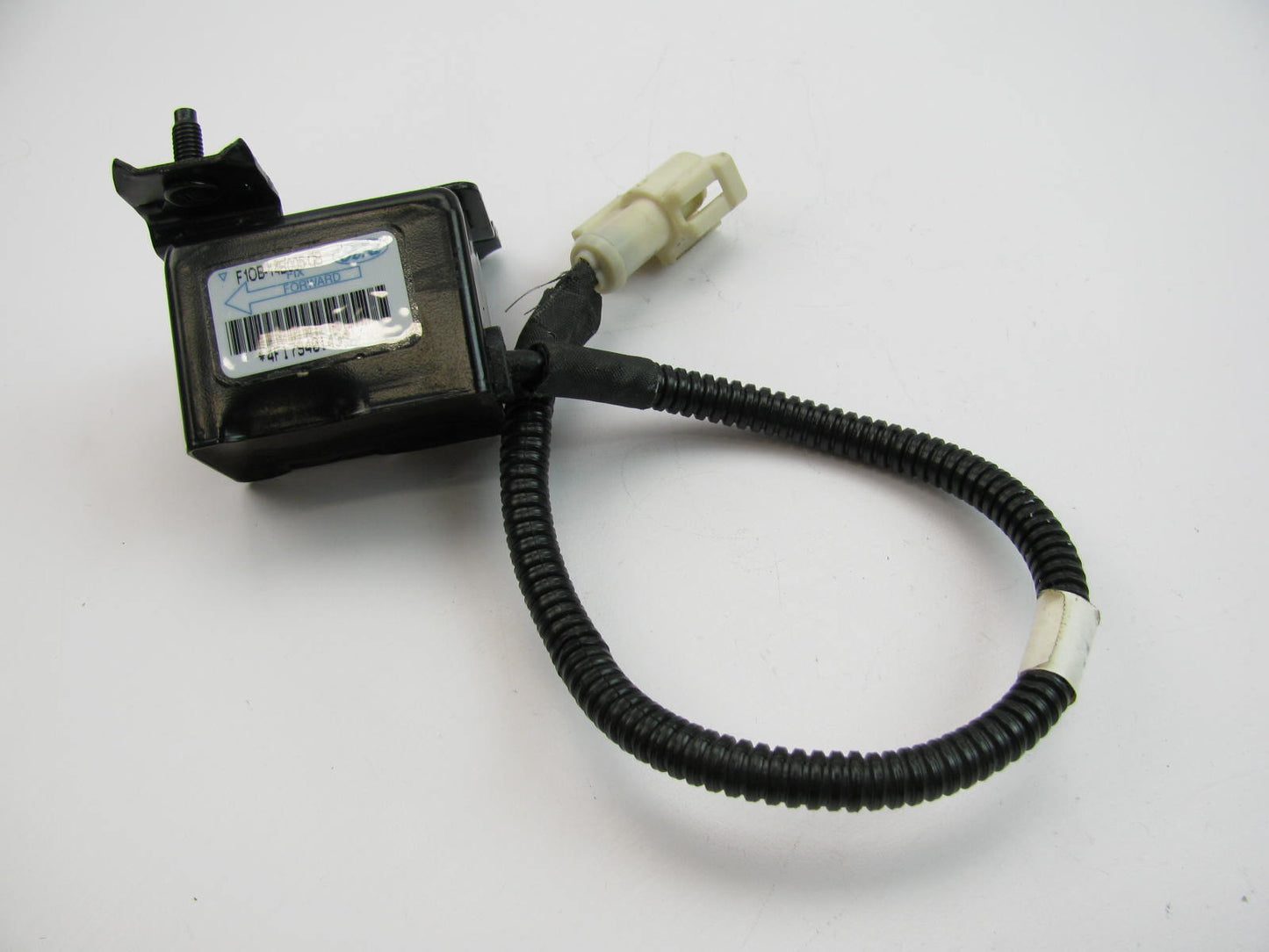 NEW - OUT OF BOX - OEM Ford F1OB-14B005-CB Front Left SRS Crash Sensor