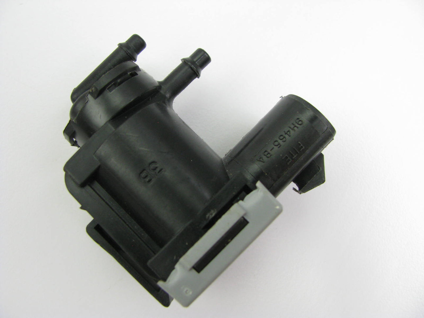 NEW - OUT OF BOX - OEM Ford E7TE-9H465-BA EGR Vacuum Valve Solenoid