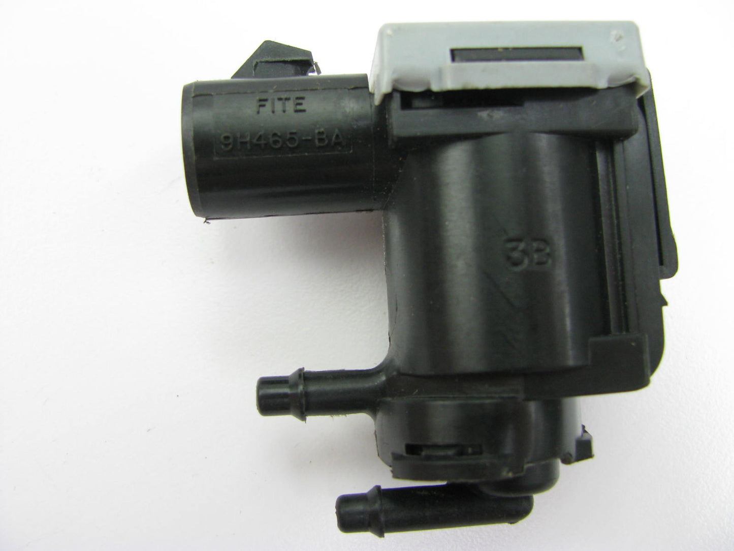 NEW - OUT OF BOX - OEM Ford E7TE-9H465-BA EGR Vacuum Valve Solenoid