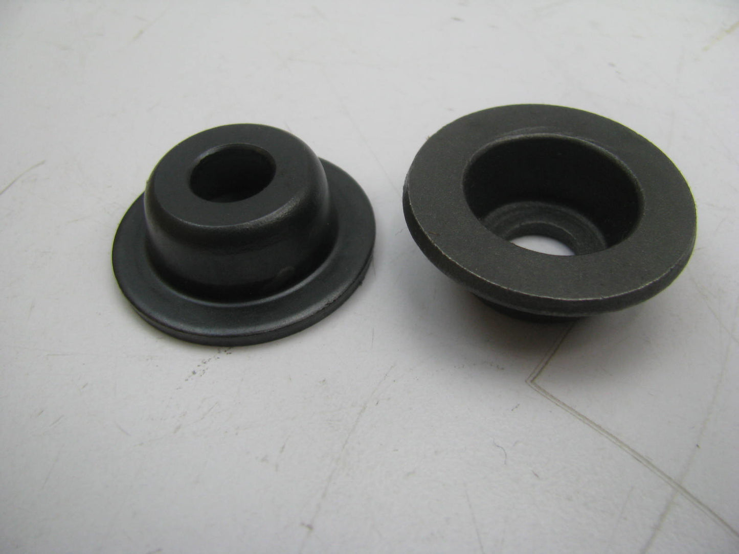 NEW UNBOXED OEM FORD F1ZZ-6514-A Intake Valve Spring Retainer 91-01 5.0L 302 V8
