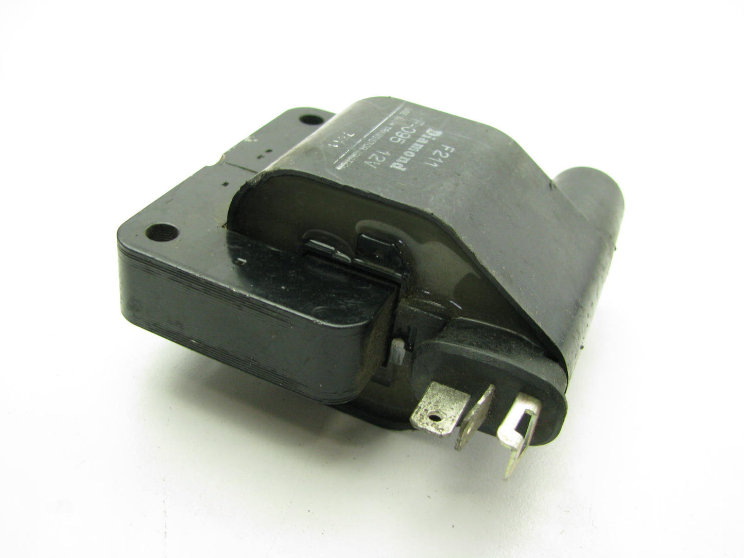 NEW - OUT OF BOX - Genuine OEM Diamond F211 Ignition Coil