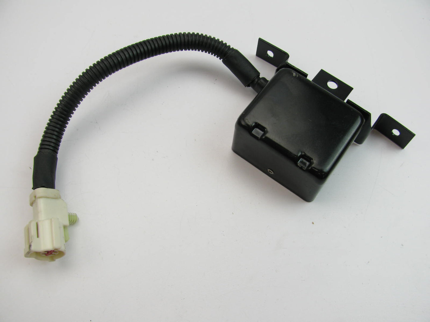 NEW - OUT OF BOX - OEM Ford F23B-14B006-AB SRS Crash Sensor