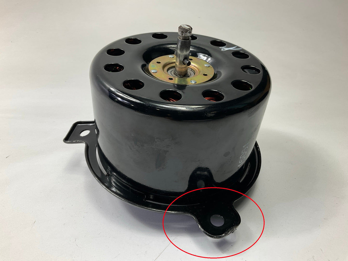 DENTED TAB - OUT OF BOX F23U-8K621-AB Engine Cooling Fan Motor Assembly