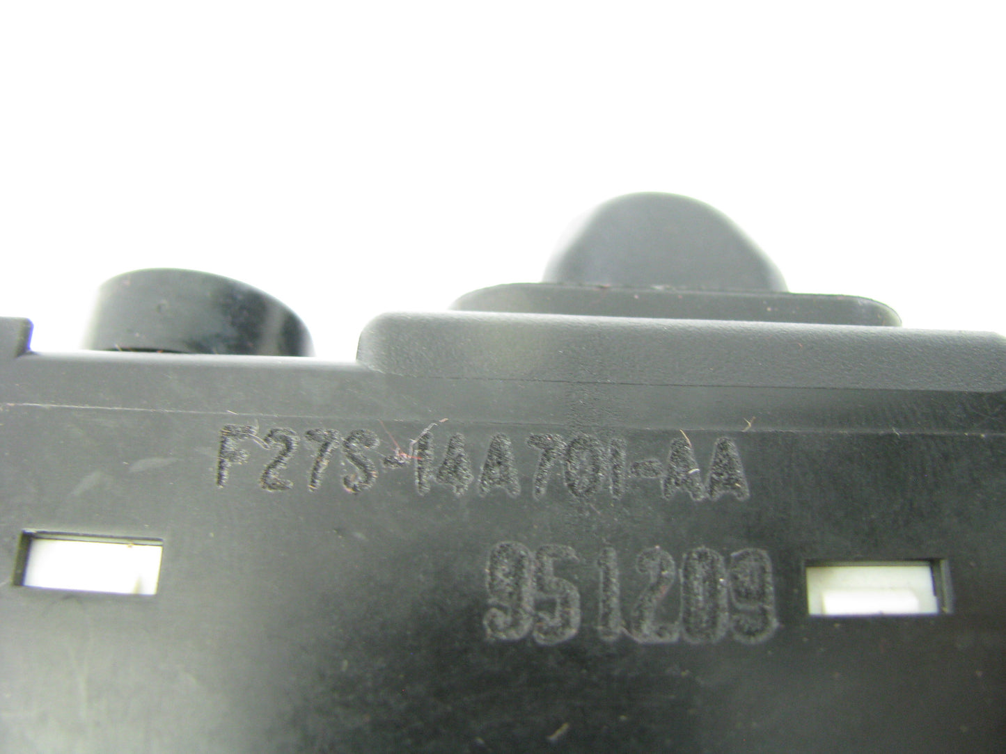 NEW - OUT OF BOX - OEM Ford F27S-14A701-AA Front Left Drivers Seat Adjust Switch
