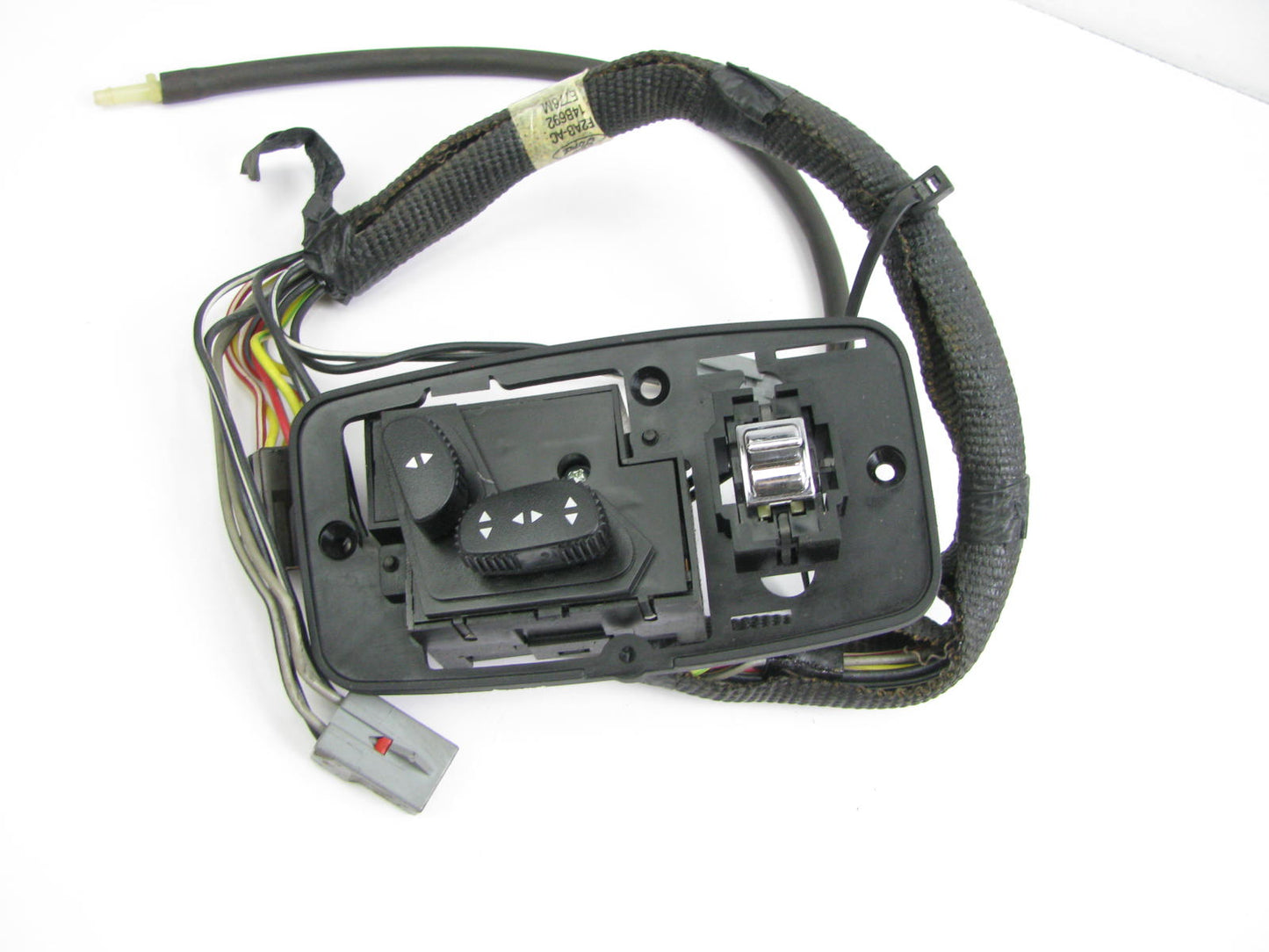 NEW - OUT OF BOX - OEM Ford F2AB-14B692-AC FRONT RIGHT Power Seat Adjust Switch