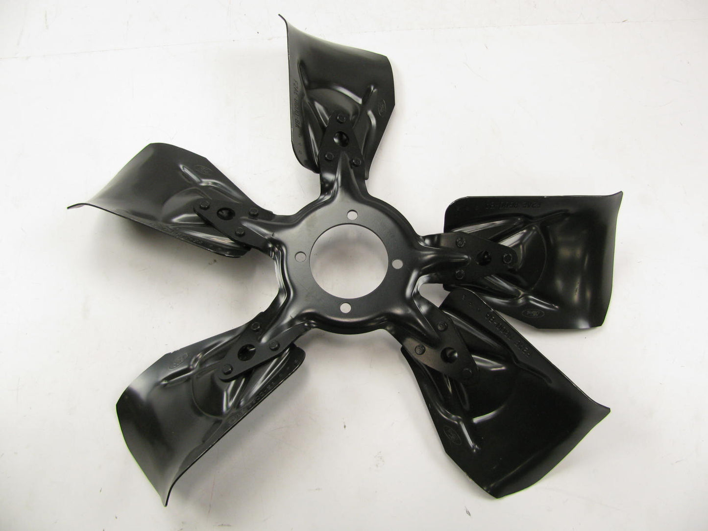 NEW - OUT OF BOX - OEM Ford F2AE-8600-BA Cooling Fan Blade 92-94 Crown Vic 4.6L