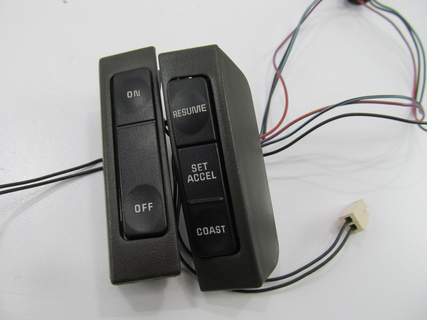 UNBOXED FORD F2AZ-9C888-CA Cruise Control Switch (BROWN) 1992-95 Crown Victoria