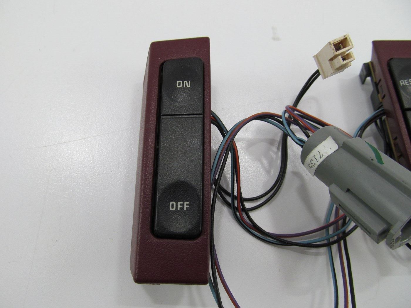 UNBOXED FORD F2AZ-9C888-CA Cruise Control Switch (BURGUNDY) 92-95 Crown Victoria