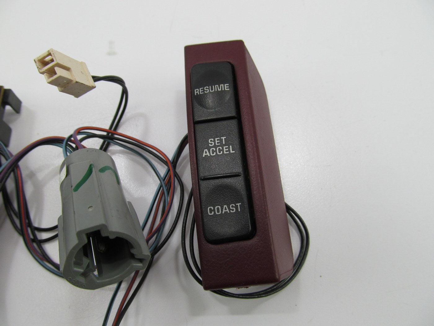 UNBOXED FORD F2AZ-9C888-CA Cruise Control Switch (BURGUNDY) 92-95 Crown Victoria