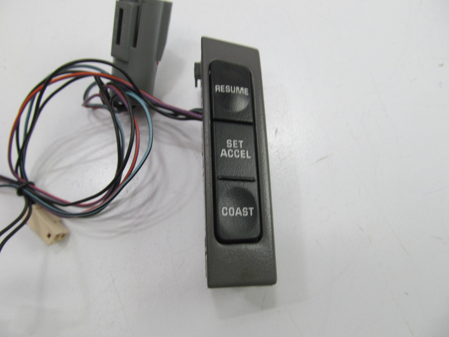 UNBOXED FORD F2AZ-9C888-CA Cruise Control Switch (GRAY') 1992-95 Crown Victoria