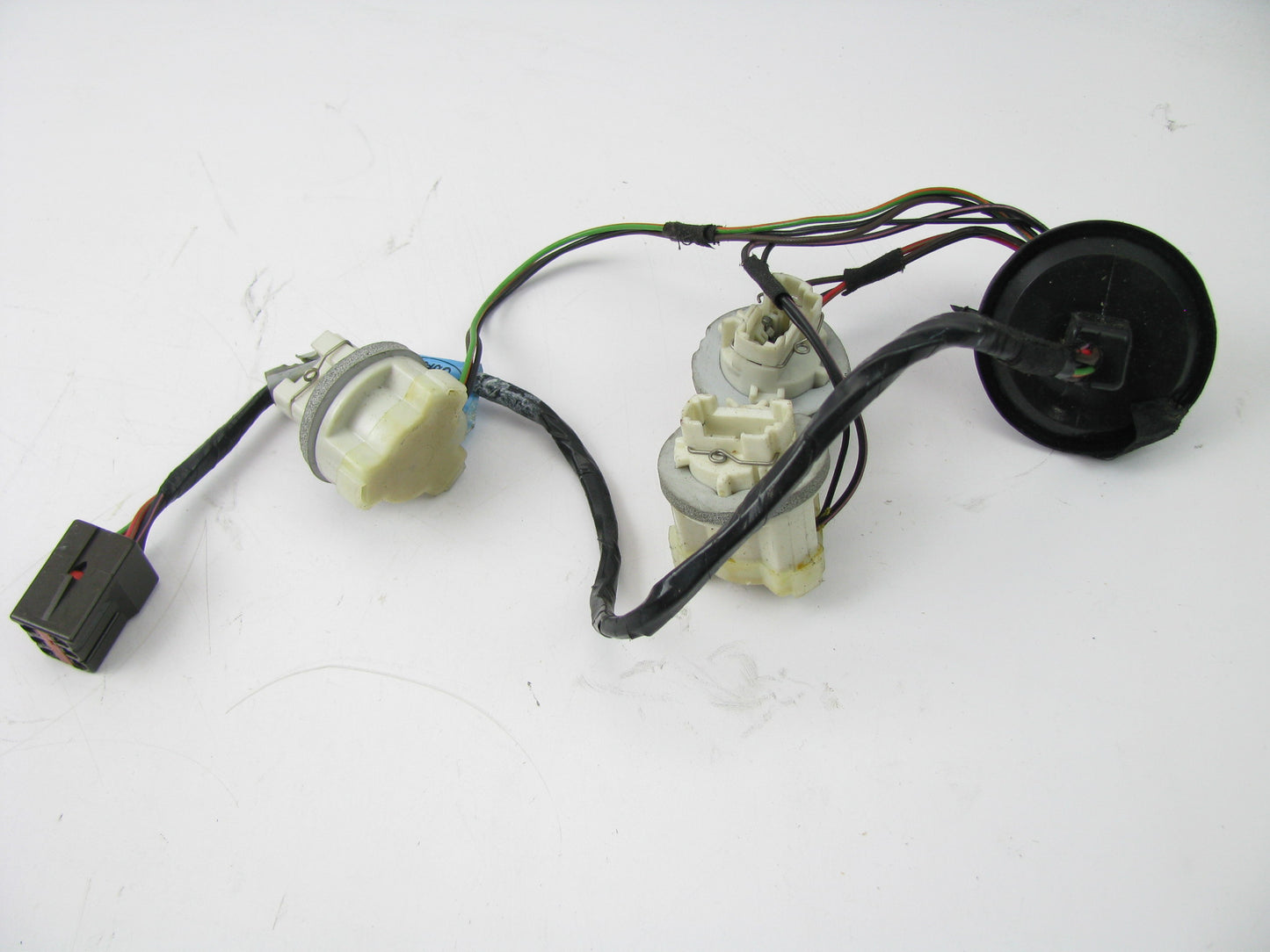 NEW - OUT OF BOX FORD F2DB-13407-AF Rear Tail Lamp Socket & Wire 1992-95 Taurus