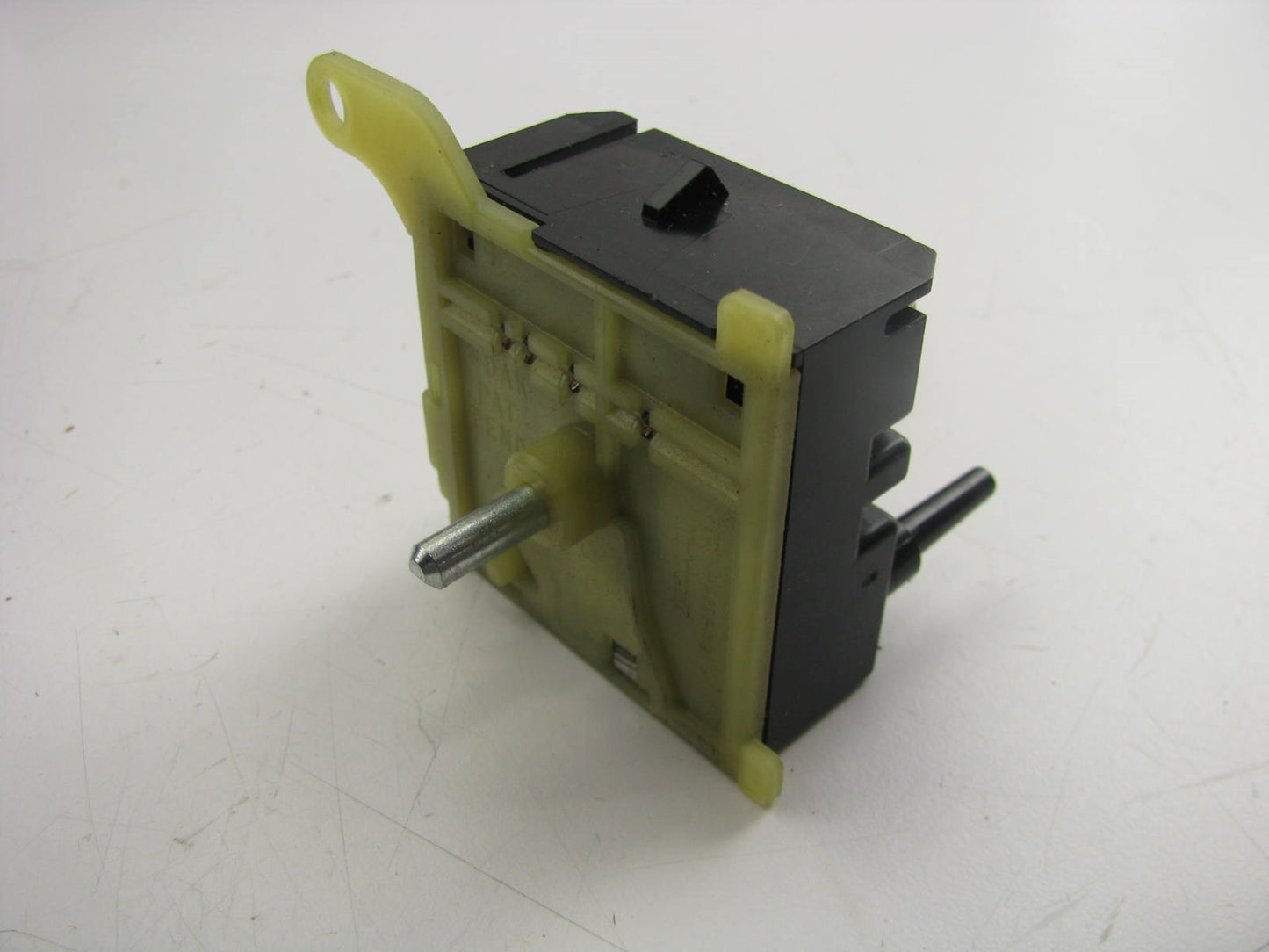 NEW - OUT OF BOX - OEM Ford F2DH-18B357-AB A/C Damper Heater Door Vacuum Switch