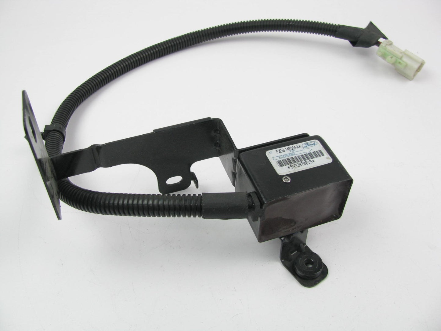 NEW - OUT OF BOX - OEM Ford F2OB-14B004-AA Front Right SRS Crash Sensor