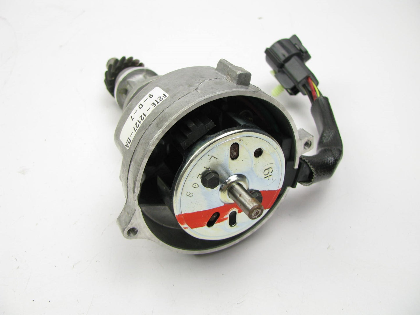 NEW UNBOXED OEM Ford F2TE-12131-AA Distributor Ford 300 4.9L Motorcraft DA-2061