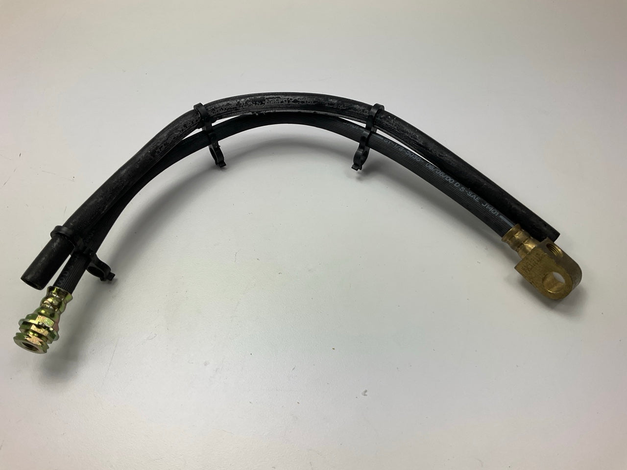 NEW - OUT OF BOX - OEM FORD F2UA-2282-AC Rear Center Brake Hose
