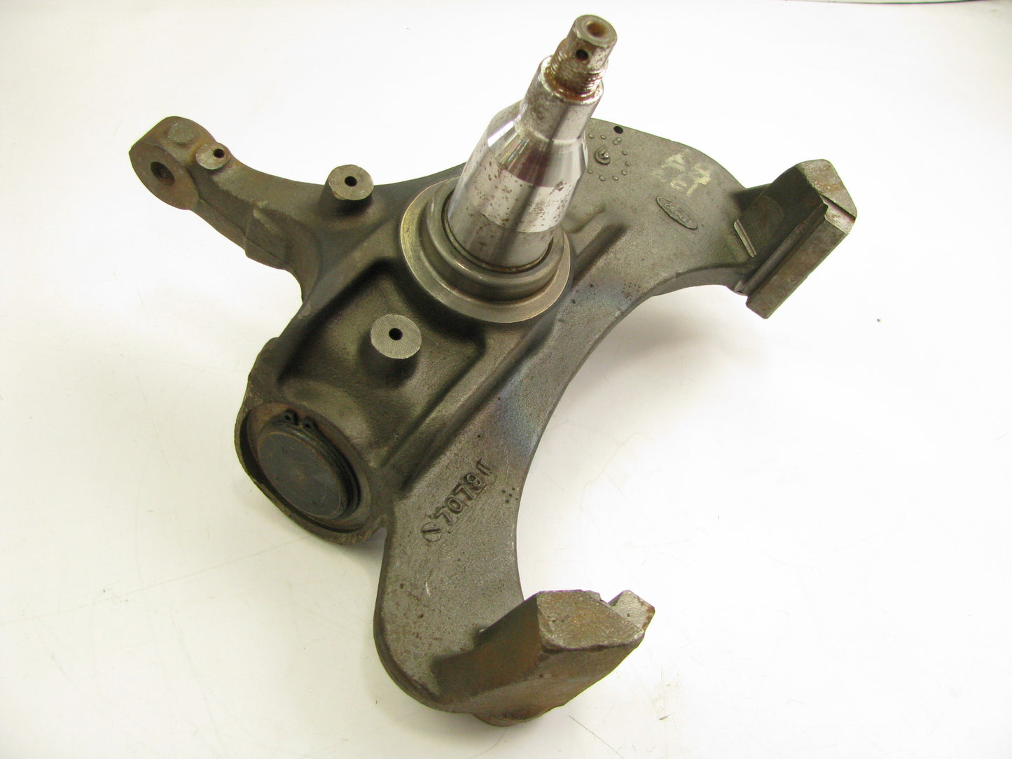 NEW - OUT OF BOX FORD F2UA-3108-BC Front Left Spindle 1988-1997 F Super Duty 2WD