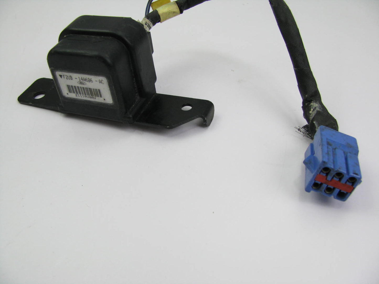 NEW - OUT OF BOX - OEM 1992 Ford E150 E250 Van Crash Sensor # F2UB-14A686-AC