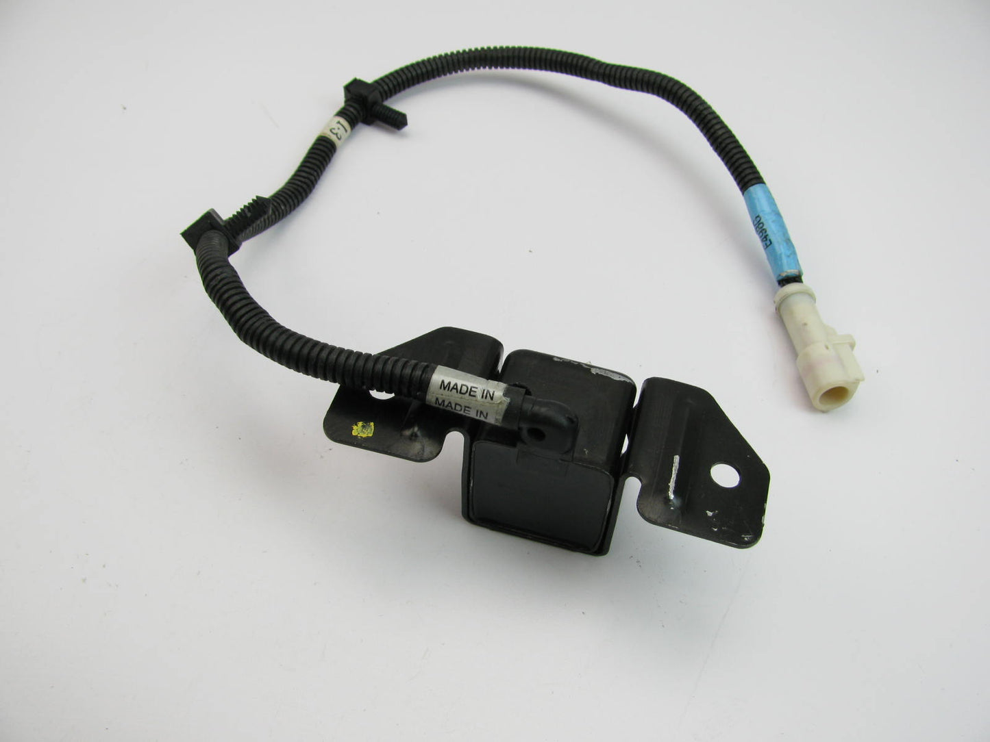 NEW - OUT OF BOX - OEM Ford F2UB-14A688-AA Front Center SRS Crash Sensor