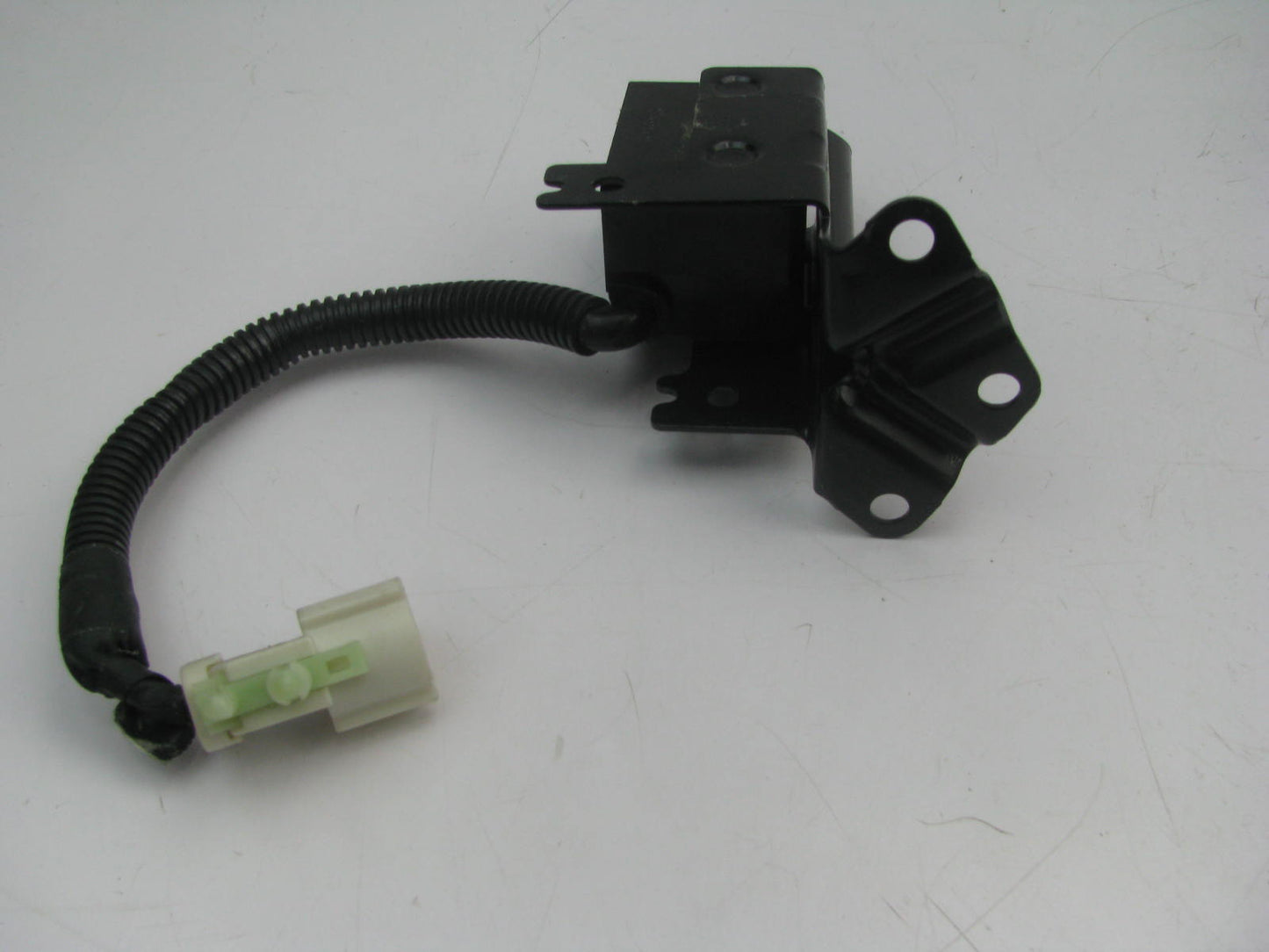New Out Of Box OEM Ford F2VB-14B004-AA  Front LEFT SRS Crash Sensor