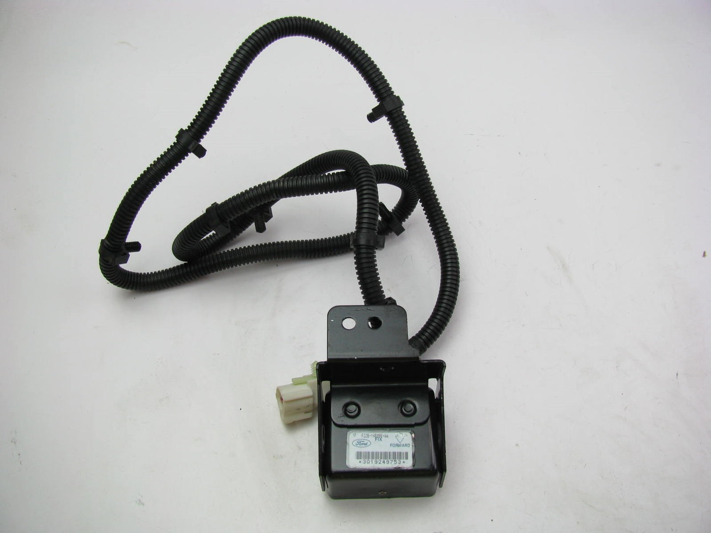 NEW - OUT OF BOX OEM Ford F2ZB-14B006-AA  Front SRS Crash Sensor