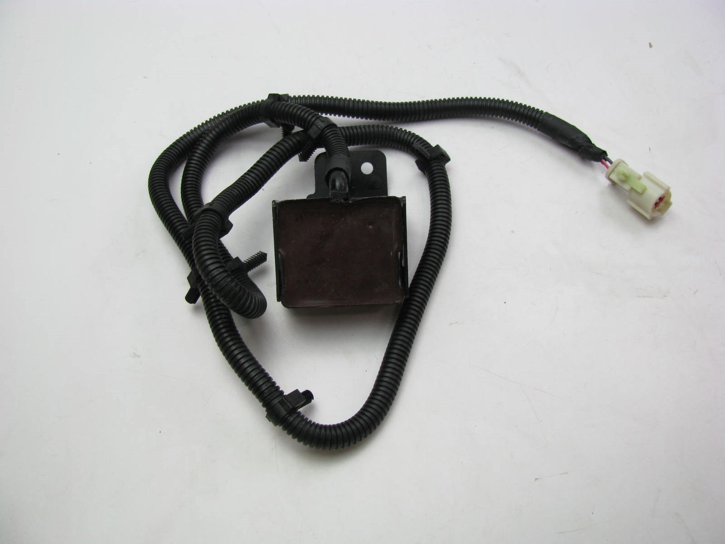 NEW - OUT OF BOX OEM Ford F2ZB-14B006-AA  Front SRS Crash Sensor